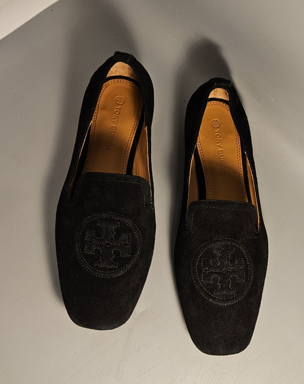 Tory Burch Leigh Loafers Sz 7.5 M Black Suede Logo Flats Slip-On Shoe Chic EUC